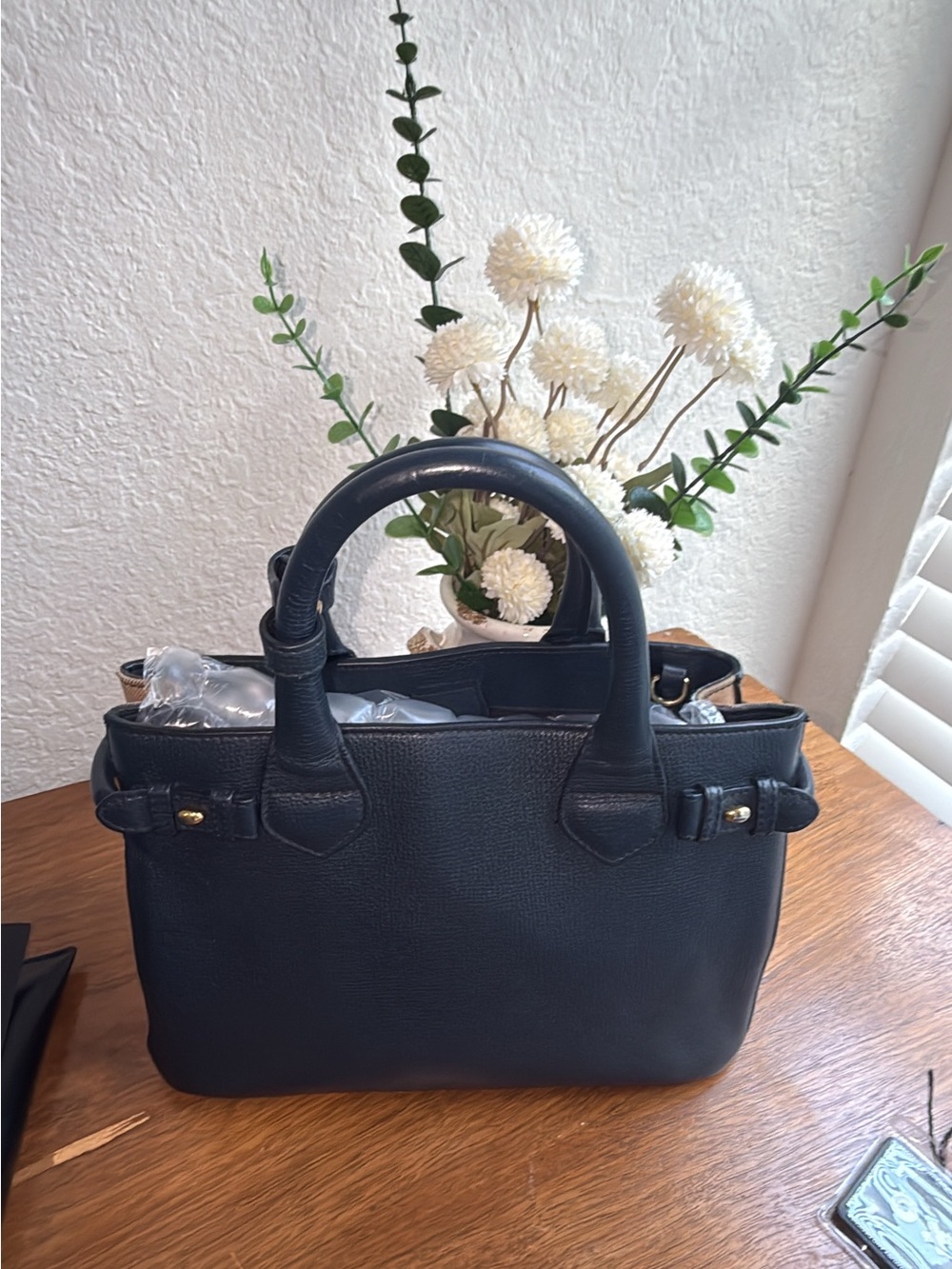 Burberry Black Leather Top-Handle Tote with Vintage Check Panels - Picture 15 of 16